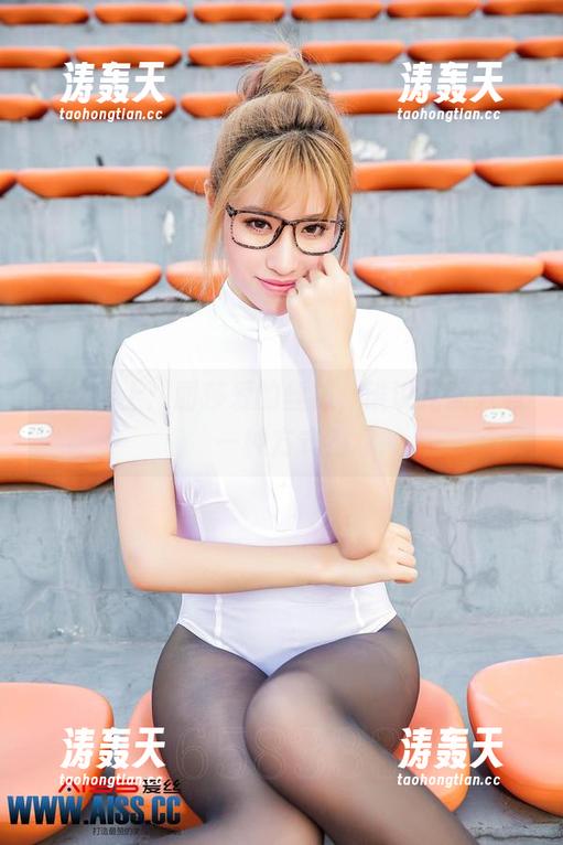 爱丝奉上：丽莎爱的丝袜，谁说搭配只有一种方式？