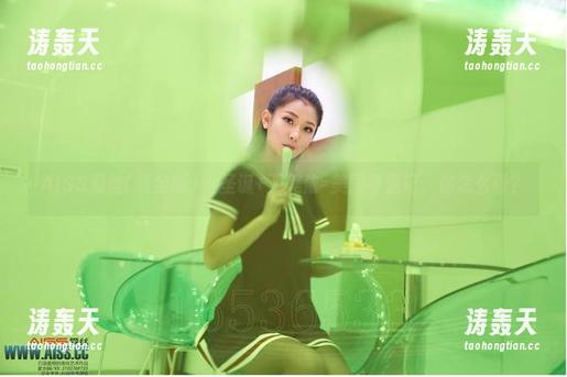 AISS爱丝(黄金版) - 圣诞+亚美依=美图奇遇记，你怎么看？