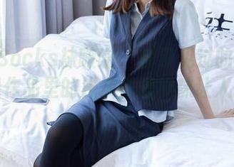 BoBoSocks袜啵啵 - 你没见过的小甜豆！在线作品里的浅灰色短棉袜让人想多了…