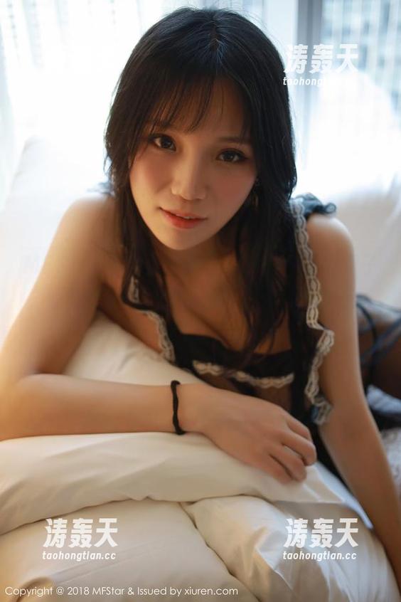 MFStar模范学院 - 白子嫣nicky红裙子，原图在王子身边彷佛公主，套图却成了在沙发上翻转的迷妹。