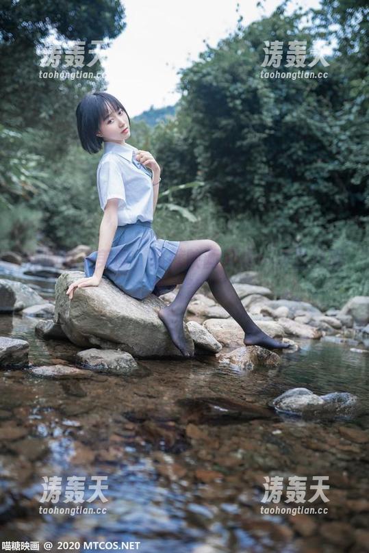 制服妹子美图，喵糖映画又来一波自我强迫公益。