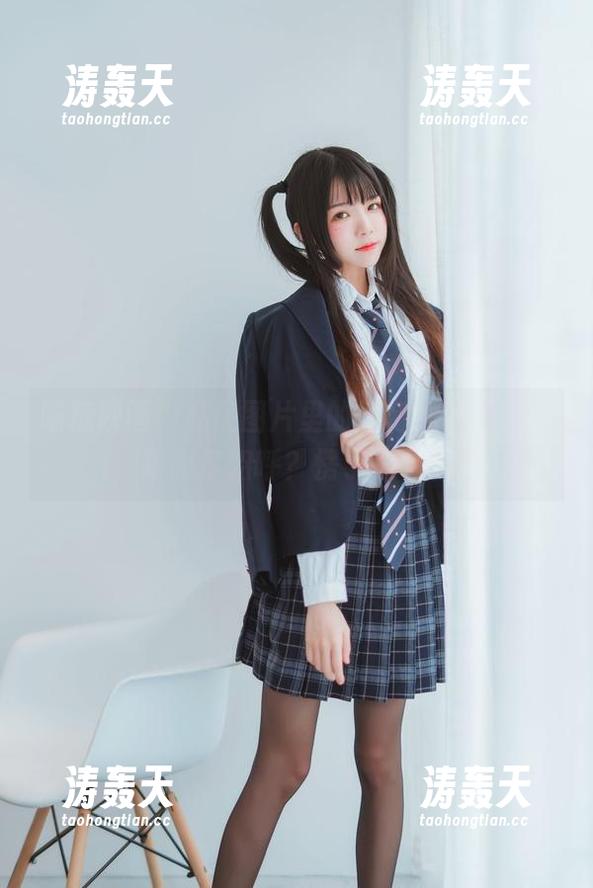 喵糖映画，私房图片里的圣诞女郎好像在跟我打招呼？愣了一下。
