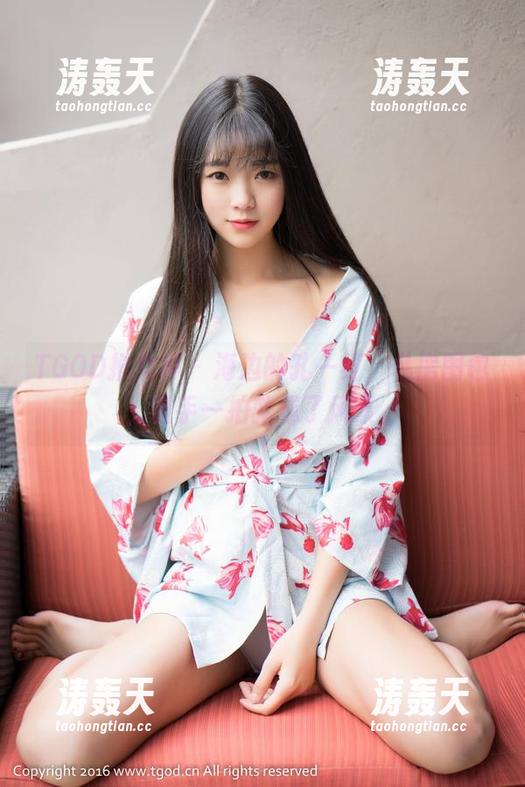 TGOD推女神 - 海边的孔一红，私房图包，随手一拍就成了风景。
