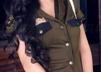 TouTiao头条女神 - 李温柔的写真集：女王的迷人游戏