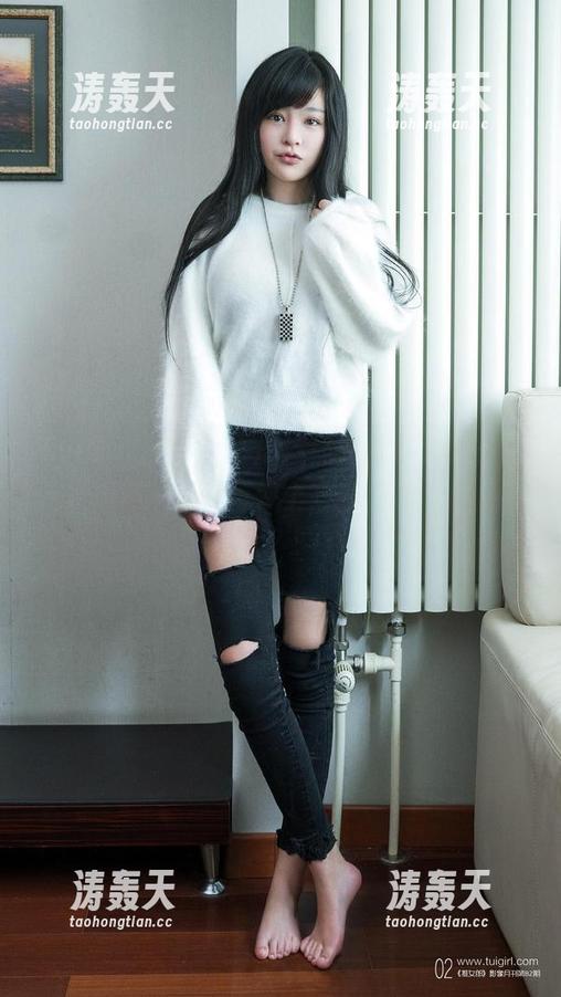TuiGirl推女郎 - 这丝袜壁纸是太好看，何奕恋不然后期再做个高档“袜”会儿咯？