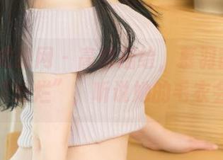 UGirls尤果网 - 高清描绘，慕羽茜在毛衣里“光辉灿烂”，听说她的毛衣会唱歌！
