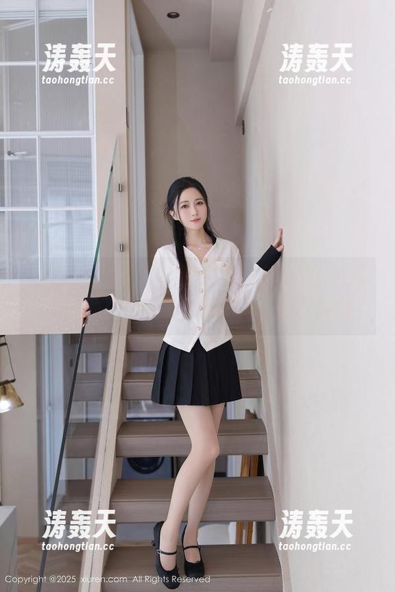 Xiuren秀人网 - 没想到，这是伊丽莎有点白的夏日写真，被她的视线牵着走