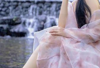 Xiuren秀人网 - 晗大大Via又来了，油亮作品更新，这次要把大家闪瞎了，要不要试试？