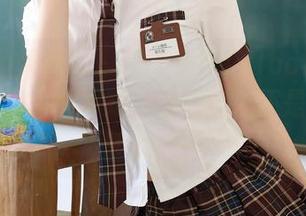 Xiuren秀人网 - 糯美子MINIbabe的高清校服作品，不知道该喝奶茶还是回忆校园时光…