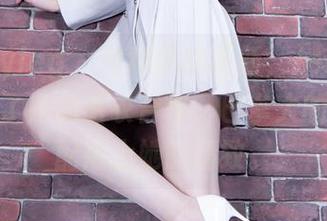beautyleg - 有意思的更新，Jennifer又拿出了她的毛衣合集，巴掌大的小衣服配得上她的精致。