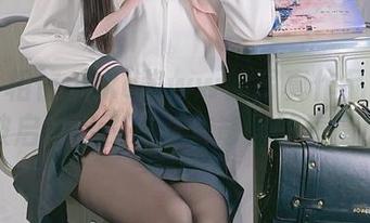 你不会相信miko酱ww的写真作品：妹妹被启发出了一整套奇怪的表情！