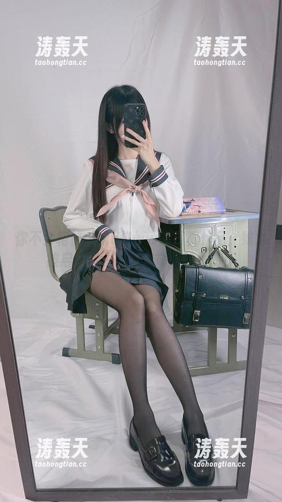 你不会相信miko酱ww的写真作品：妹妹被启发出了一整套奇怪的表情！