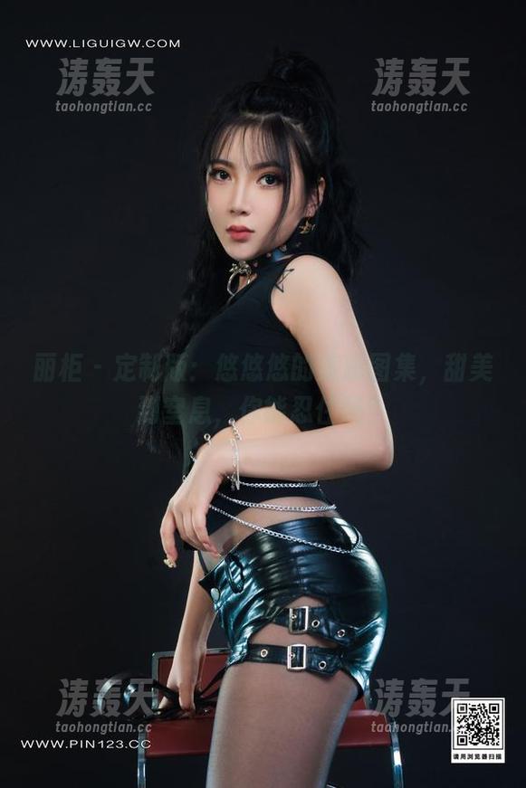 丽柜 - 定制版：悠悠悠的美脚图集，甜美到窒息，你能忍住吗？