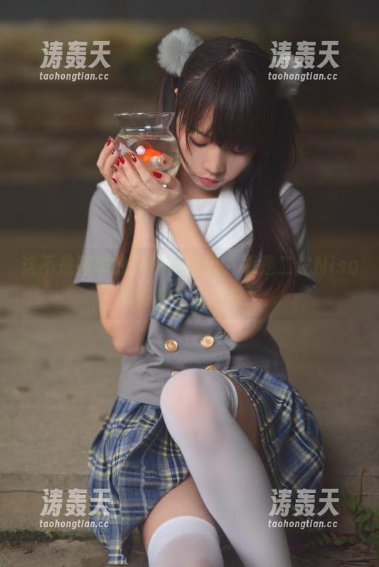 这不是简单的吊椅和壁纸，而是二佐Nisa的奇趣生活缩影！