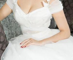克拉女神 - 芝月的最新图集：妹妹，还是让人忍不住想多看几眼。