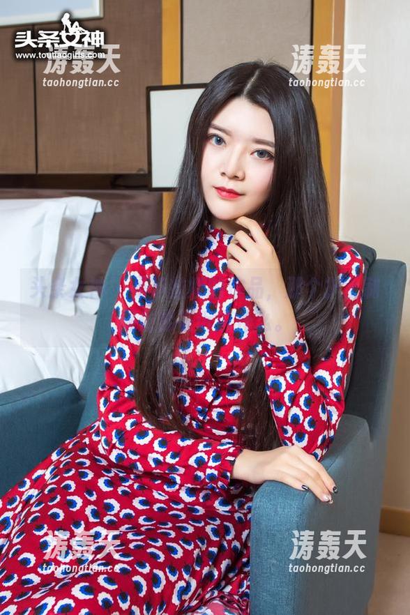 头条女神 - 曼苏拉娜的作品，那个护士制服仿佛在诉说什么。