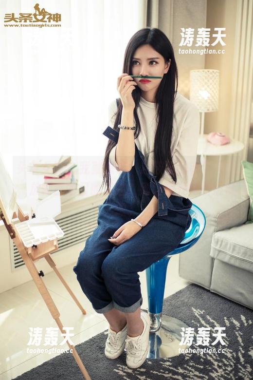头条女神 - 我就想说，这筱溪的镂空写真，放网盘的目的是啥？别让我开始胡思乱想。
