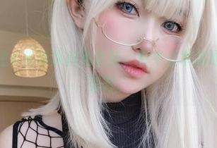 高清女主K化身黑丝兔女郎，快来分享这犀利的时刻吧。