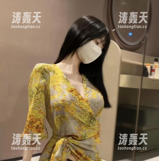 微密圈 - 哎呀，女刺客的白色比基尼写真更新，完全不循规蹈矩！