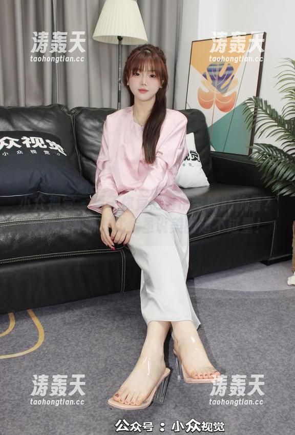小众视觉 - 惠子你竟然对吊带如此执着？私拍打开新方式，虽说美图超不过量！