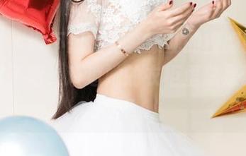 尤果网 - 谁不想拥有李颜儿的校服图包，太会穿了吧，难道她的衣柜里总是藏着宝藏？