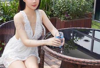 双重快乐在尤蜜荟，美图精选就是那么任性，放肆一把！