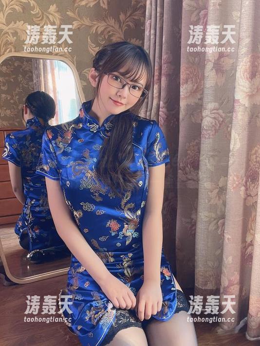 微密圈 - 张思允：制服黑丝écriture，拍照是不是只需要一点姿态？