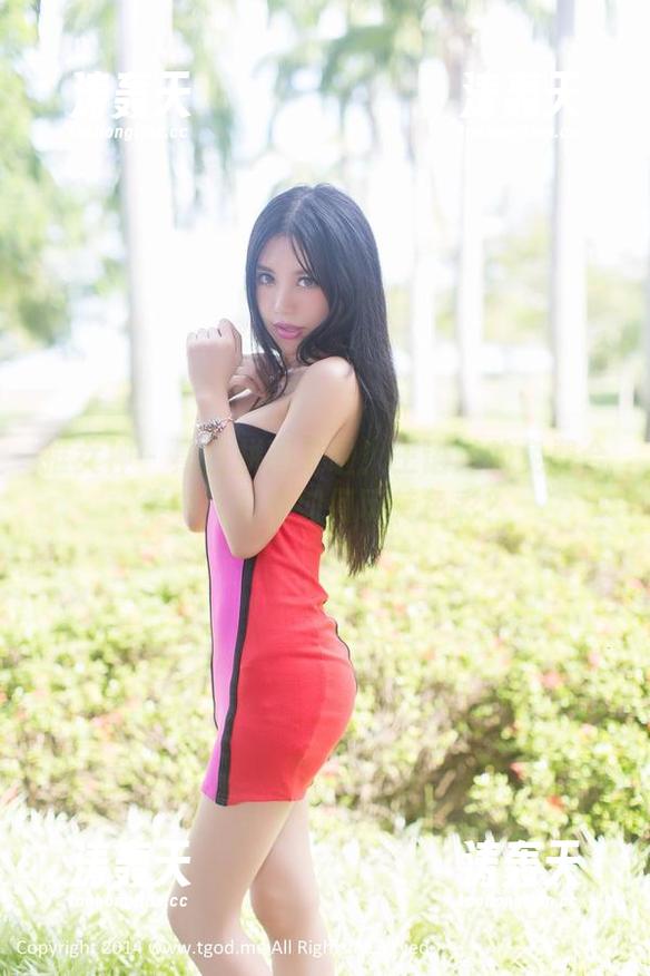 推女神 - 黑白拼图来啦！王语纯的免费合集中，看她如何玩转色彩？