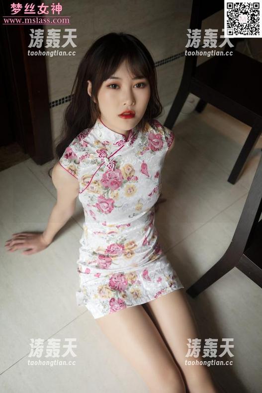 梦丝女神 - 王娇娇的泳衣时刻，没有圣光，但有我满屏的好奇。