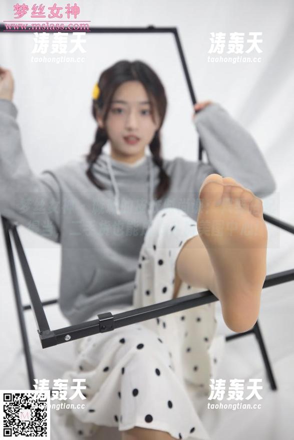 梦丝女神 - 璇璇的皮衣时尚课：只要搭配得当，二手货也能成为私房美图中心！