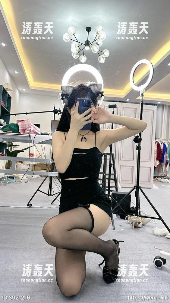 微密圈 - 汤圆可甜了：私拍图集里的女仆，肯定能让你吓一跳？