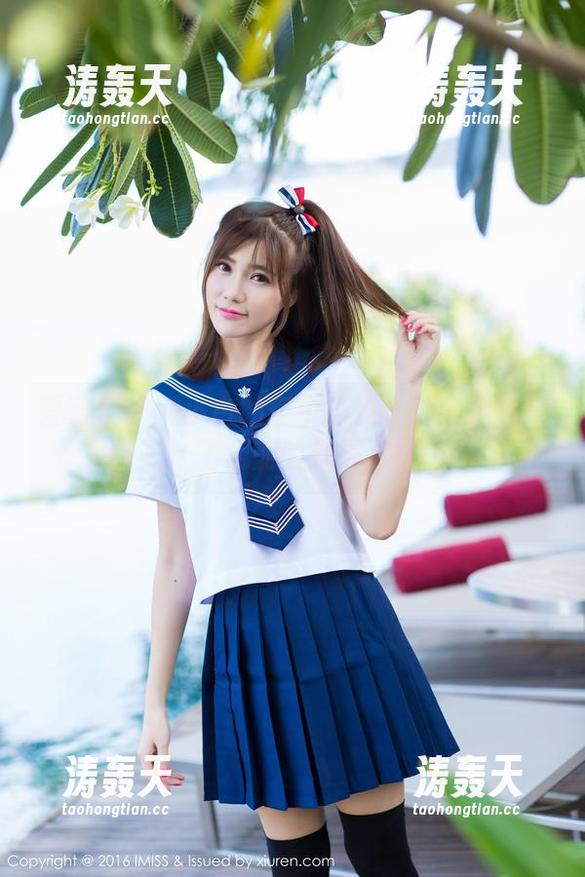 爱蜜社 - 酥小白的空中脚步——全套写真，飞翔前的妩媚准备