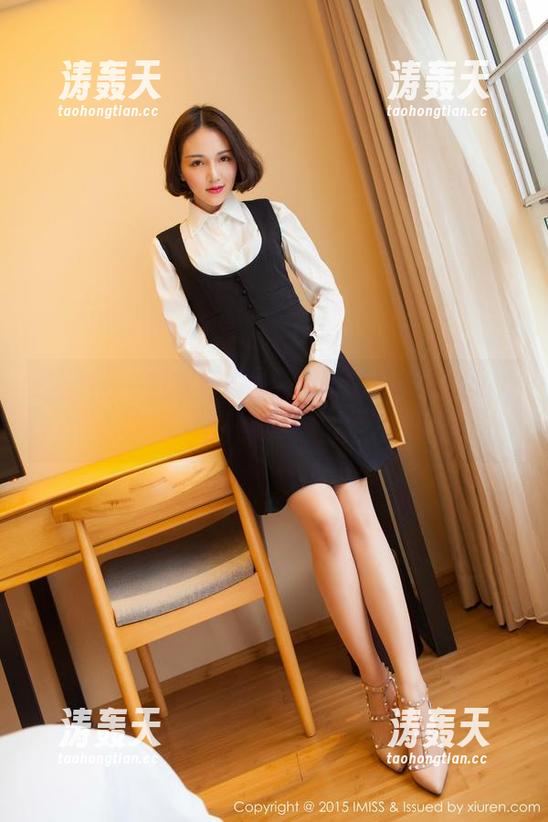 爱蜜社 - 黄歆苑与定制制服，图片下的别致世界