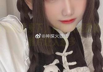 明日方舟的背景下，神探火狸狸的无圣光照片让人想多
