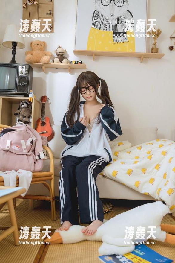 原图在线！神沢永莉的俏皮小春礼物，我有点好奇