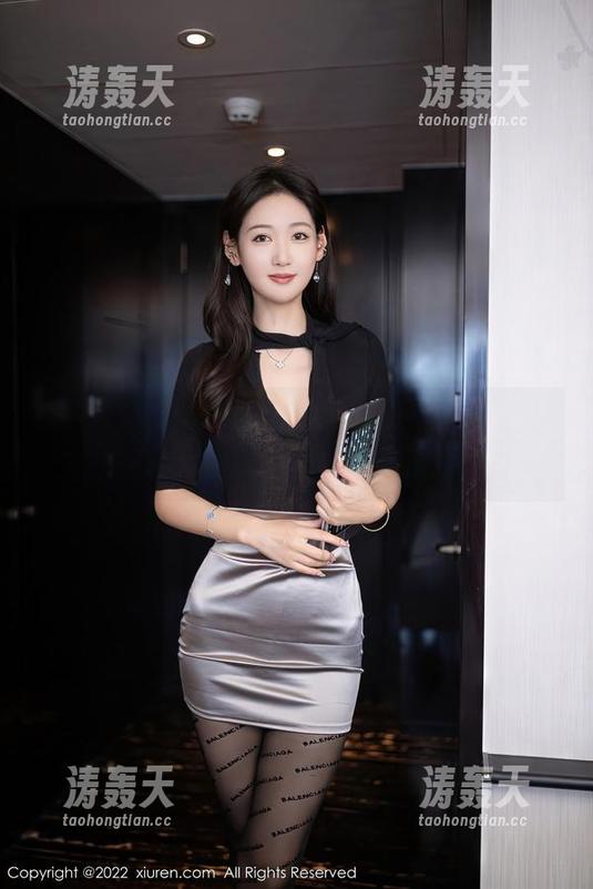秀人网 - 分享HeyuZhang的高清礼服，是不是又刷新了你的衣橱期待？