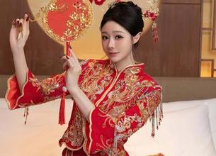 秀人网 - 叶梦轩的礼服图集，帅气套餐定制中，别走开哦！