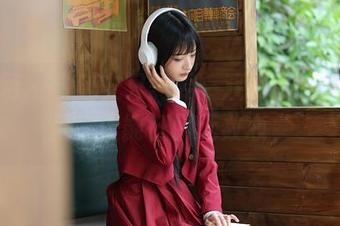 秀人网 - “唐安只需要一双棉袜和一个网盘，便能征服无数心“