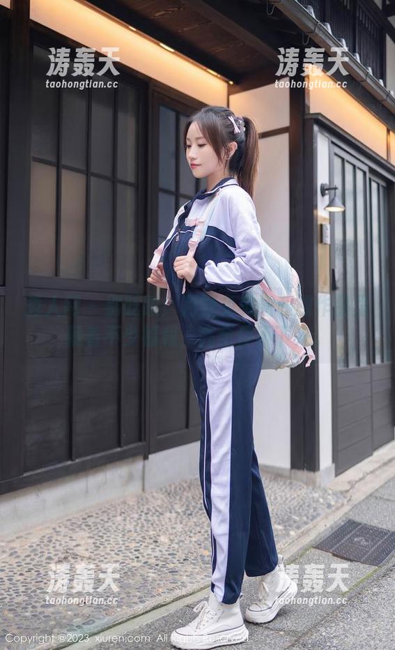 秀人网-月野兔美妞 秀人网 - 别眨眼!月野兔美妞和服作品里藏着不少福利,完全停不下来。