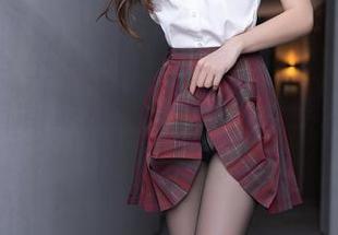 秀人网 - 王伊纯的作品集，温柔到让你每次翻看都得喝水，高清得像是要沐浴在她的气场里。