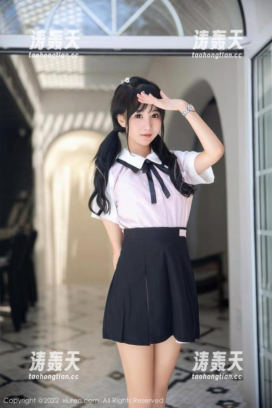 秀人网 - 有点小意外，菲儿beauty的豹纹在原图里玩的可真开，大胆得让人好奇。