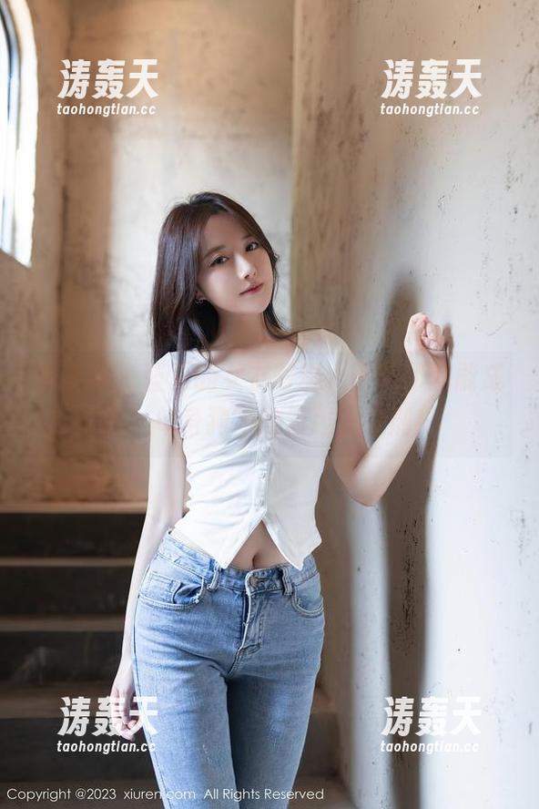 秀人网 - 蓝夏的女友写真，下载了就能成为‘单身狗’的最强安慰剂！