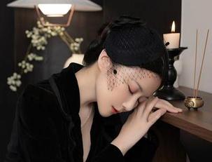 秀人网 - 金妍兮Saki，这个女神，却不止是福利哦，作品让你眼前一亮！