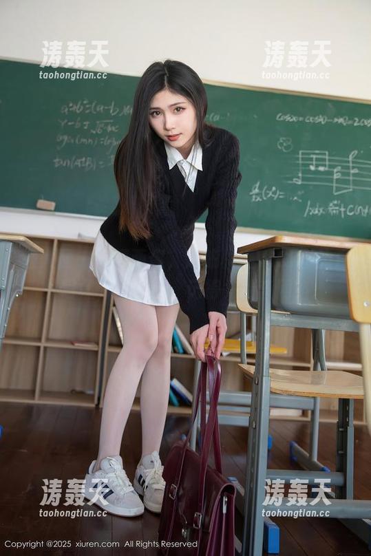 秀人网-陈雅漫VICKY 秀人网 - 高清画像,之陈雅漫VICKY的户外写照,下载前,记得先检查网络。