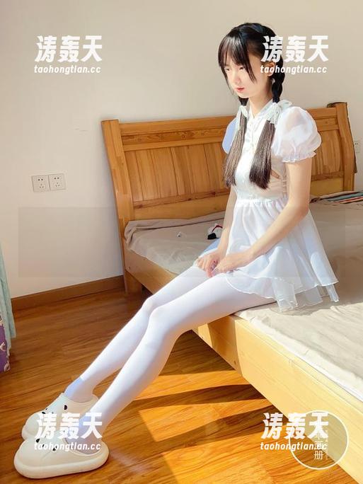 稚乖画册 - 新品上架！赤西夜夜的户外写真集，软妹的惹人爱