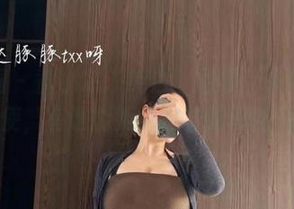微密圈 - 童小芯“纯白”图集：最新的白衣天使，有谁能拒绝这样的清新风暴？