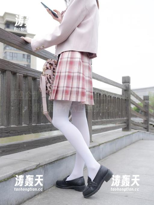 紧急企划 - 见希w在天台上的图片定制，偶尔有种不太正经的感觉。