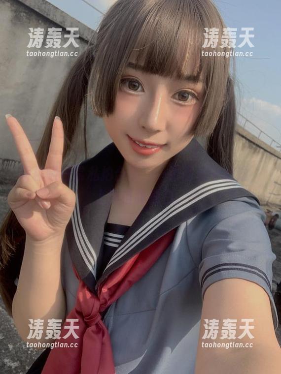 胡桃喵日常私拍合集：一张围城中的猫，上演自我独白。