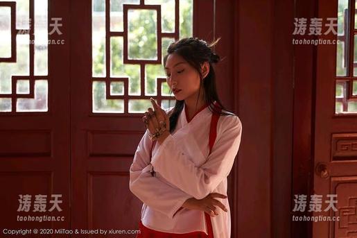 蜜桃社 - 缇娜美Tinami的制服私拍，谁能拒绝这样的眼福呢？太吸引了吧。