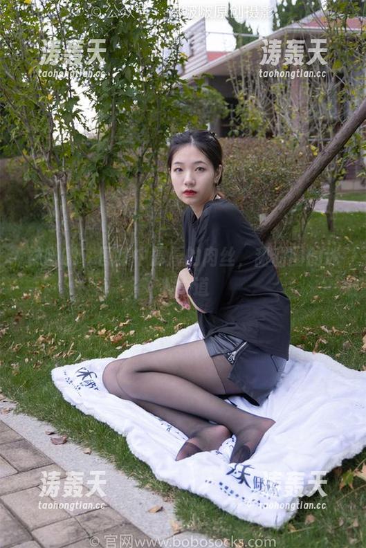 袜啵啵 - 图集中厚厚的肉丝，甜甜圈的迷人之道